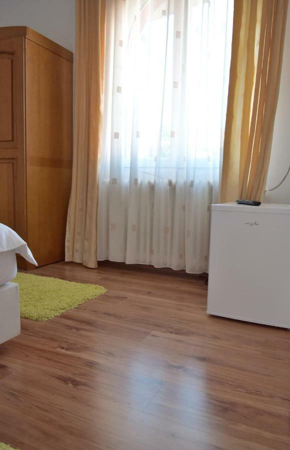 Valiapart Oradea Luaran gambar